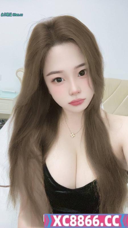 白云风骚大奶姐姐