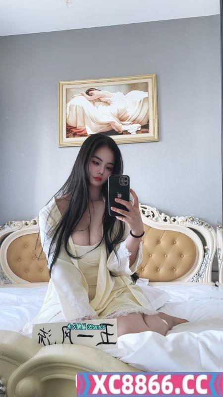 超胸的小七