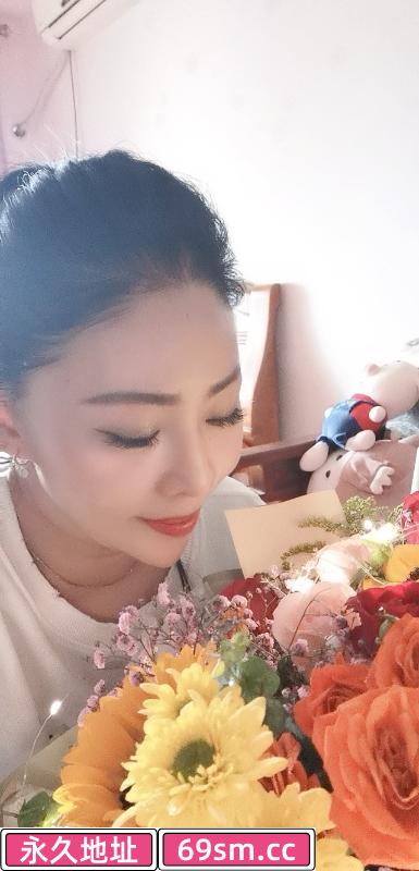 长腿黑丝少妇