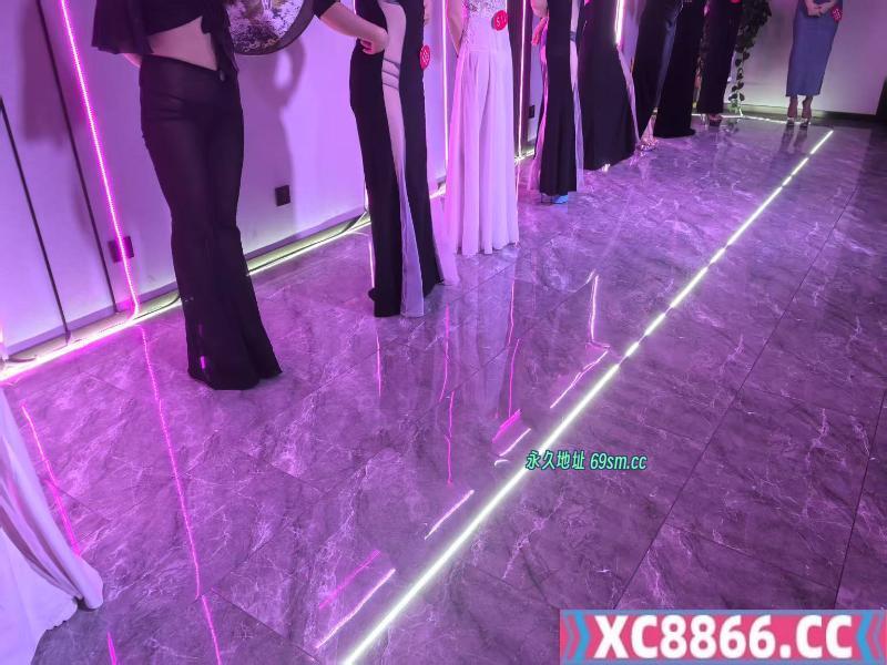 学妹兼职莞式T台海选