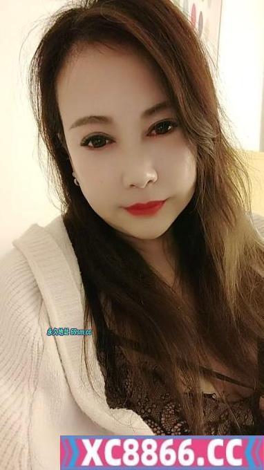 大奶风骚熟女