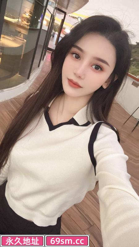 身材颜值不错的嫩妹