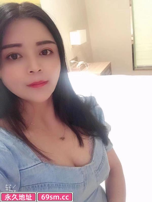 大胸妹子