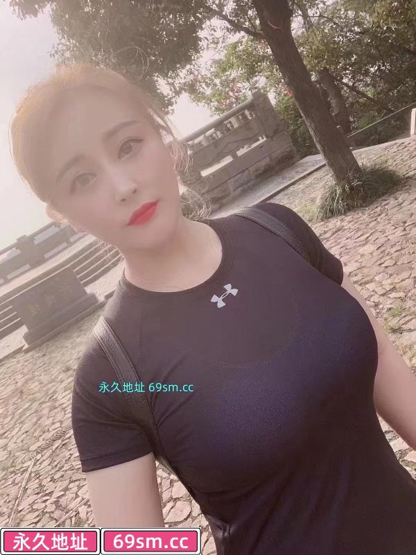 园区大胸少妇