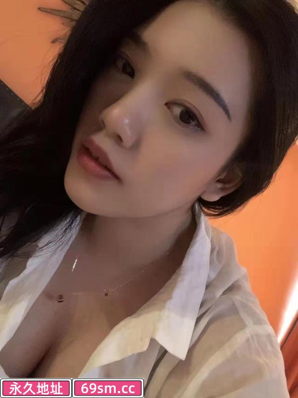 可爱大胸小姐姐