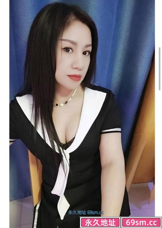 巨乳轻熟女