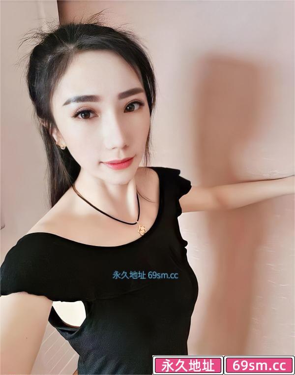 健身翘臀美少妇雅雅