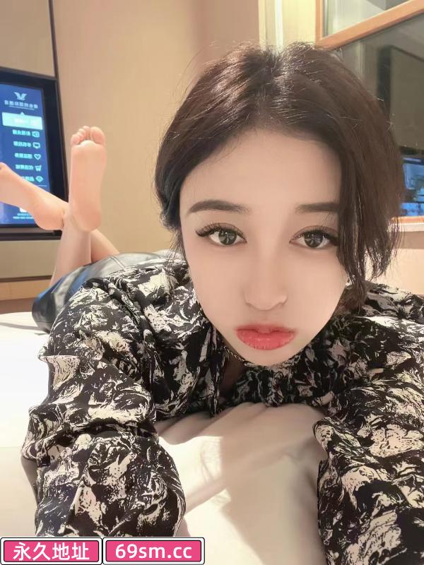 可拍视频的大胸美女