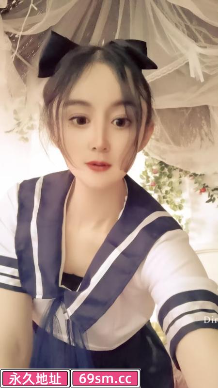 盘龙制服少妇