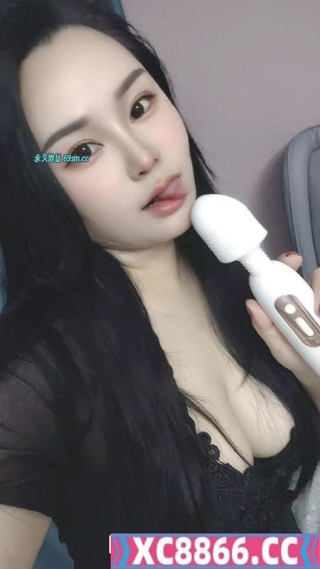 二刷熟女性感大白奶