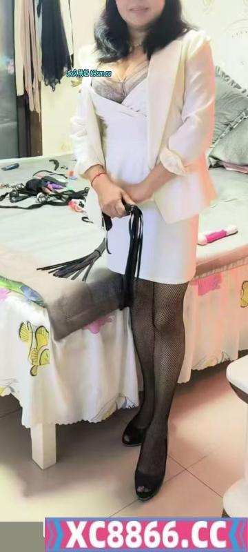 大胸泻火少妇