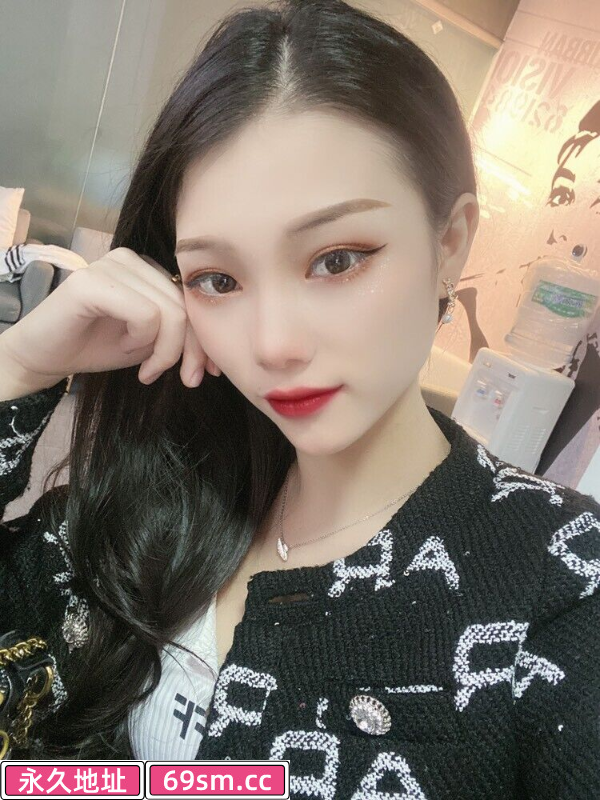 舌吻高妹小景甜