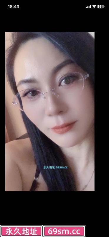气质文静少妇