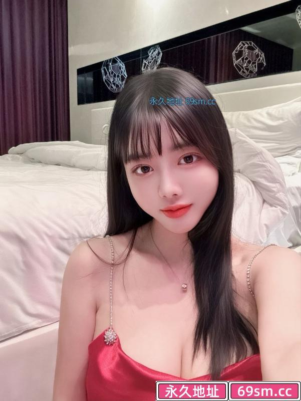 身材苗条颜值杉杉