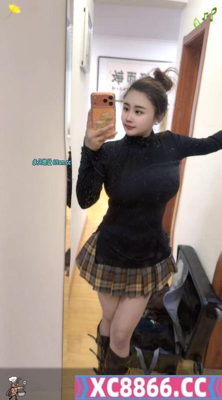 很骚的大胸静静