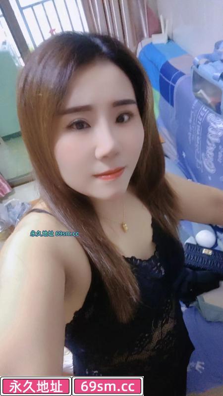 微胖大奶少妇