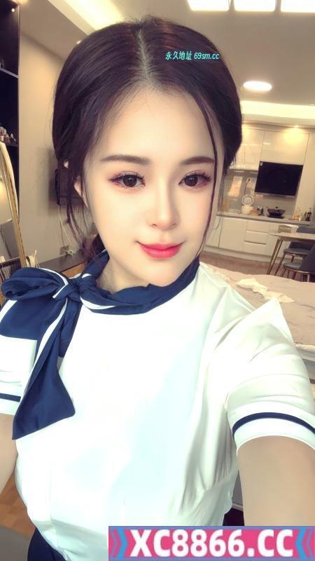 制服诱惑骚女悠悠
