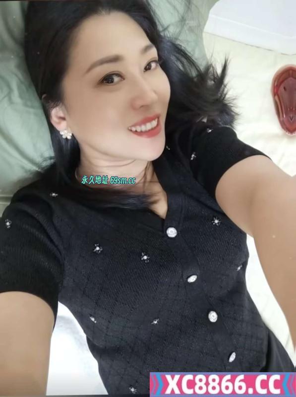 五官端正少妇