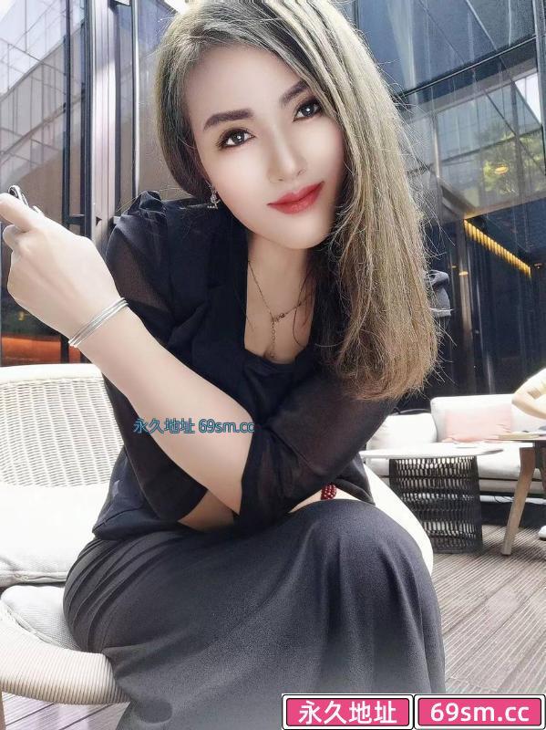 服务好颜值大奶妹子