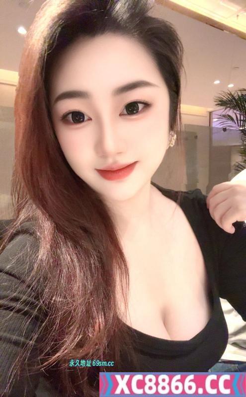 思明美胸蜜桃臀雨衫