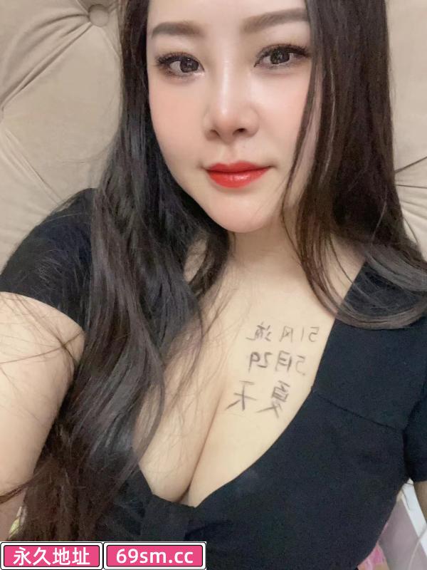 跳艳舞的夏天小姐姐