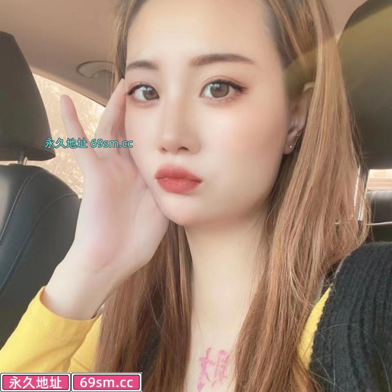 素颜青春气息的妹子