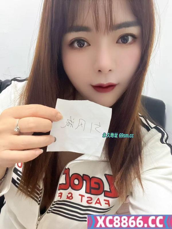 龙华丰满尤物小甜心
