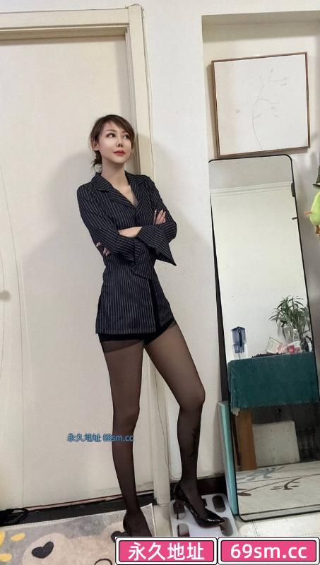 风骚主动后入长腿妹