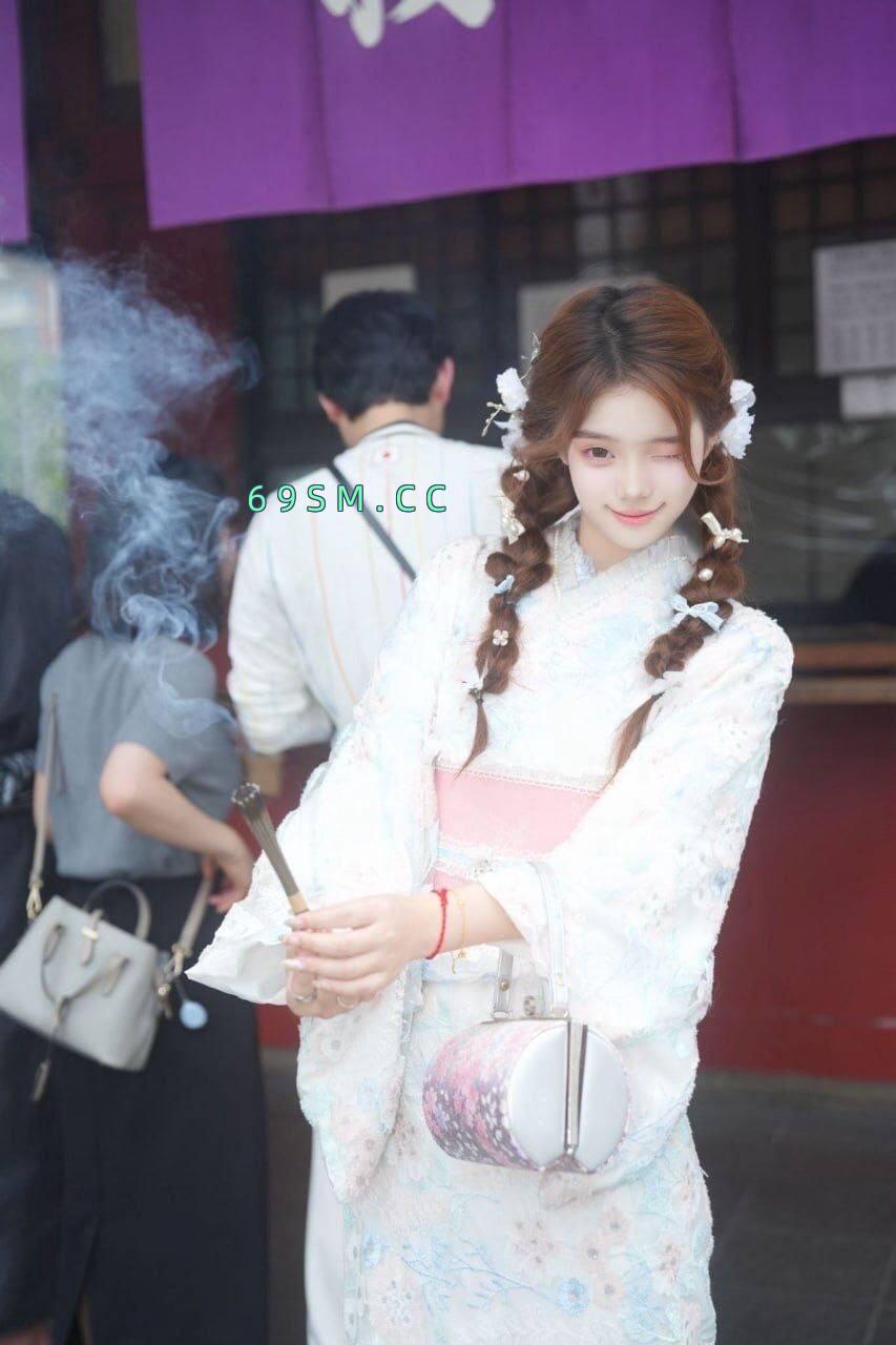 肤白貌美大奶御姐