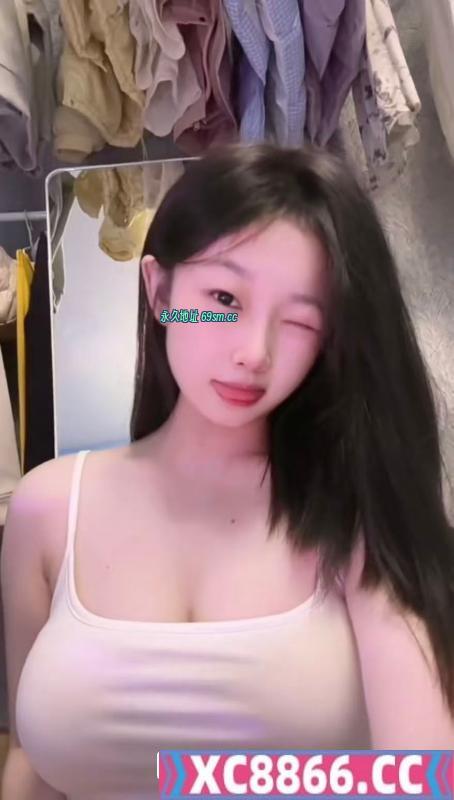 性感尤物笑笑