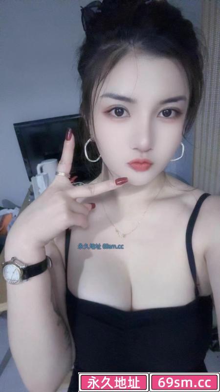 性感大奶乐乐