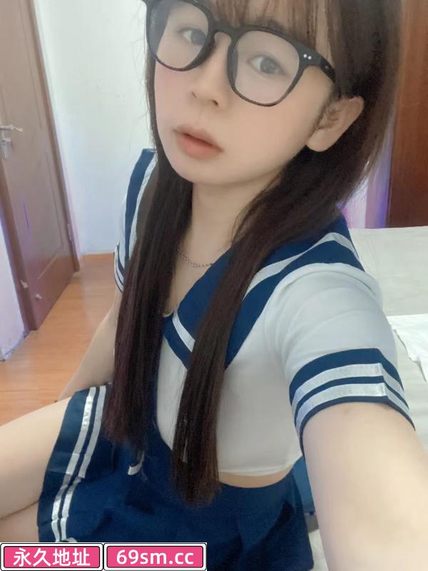 自聊自做白净小姐姐