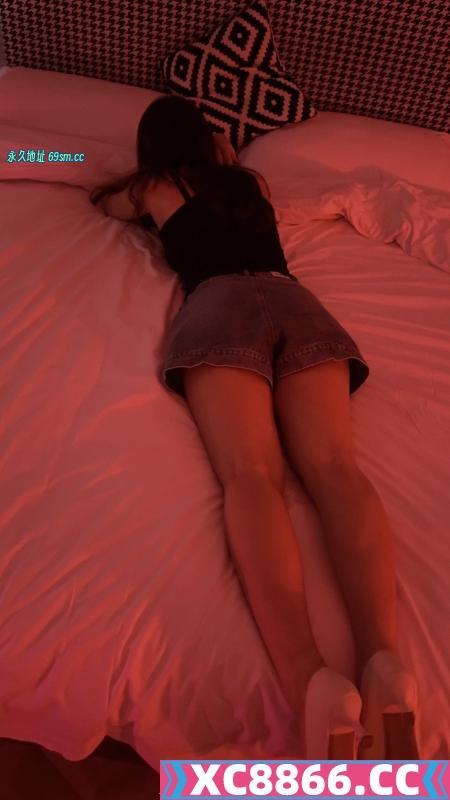 长腿服务型少妇