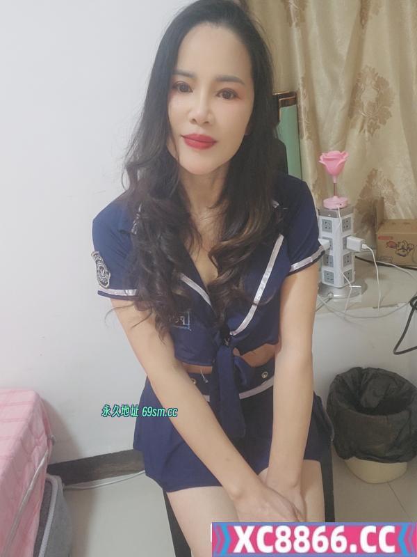 白云梅花园长腿御姐