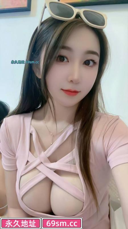 性感大白胸妹子