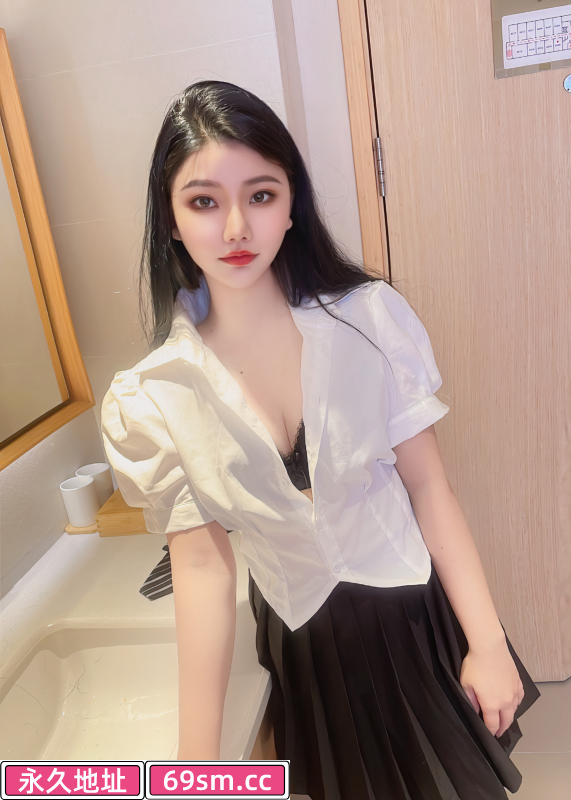 年轻风骚嫩妹