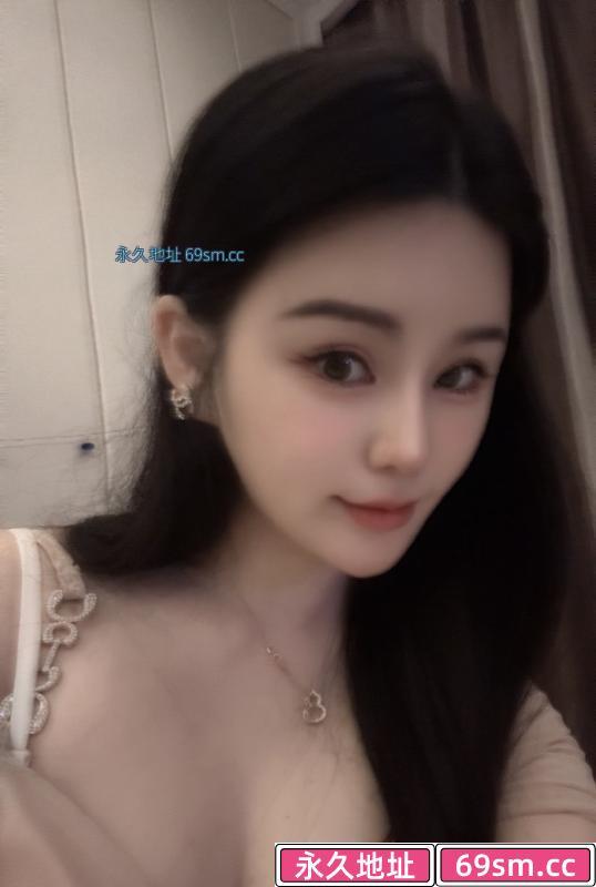 长相甜美胸挺粉嫩