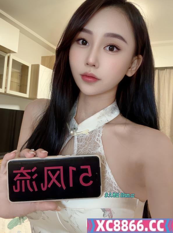 天河长腿肤白小姐姐
