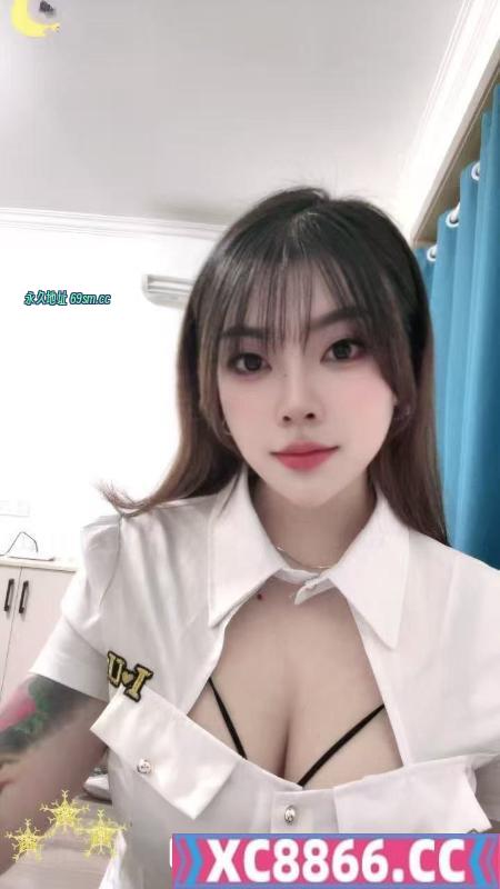 花臂性感女郎