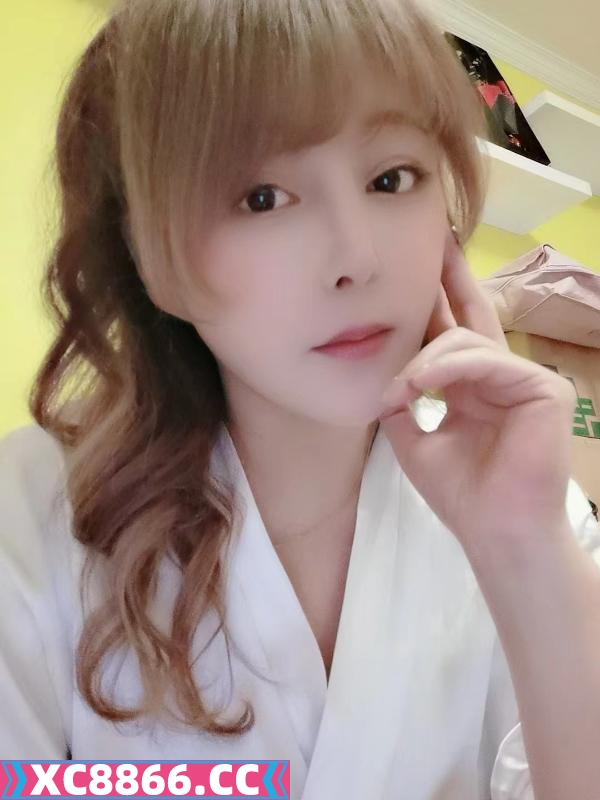 爱笑御姐萌萌