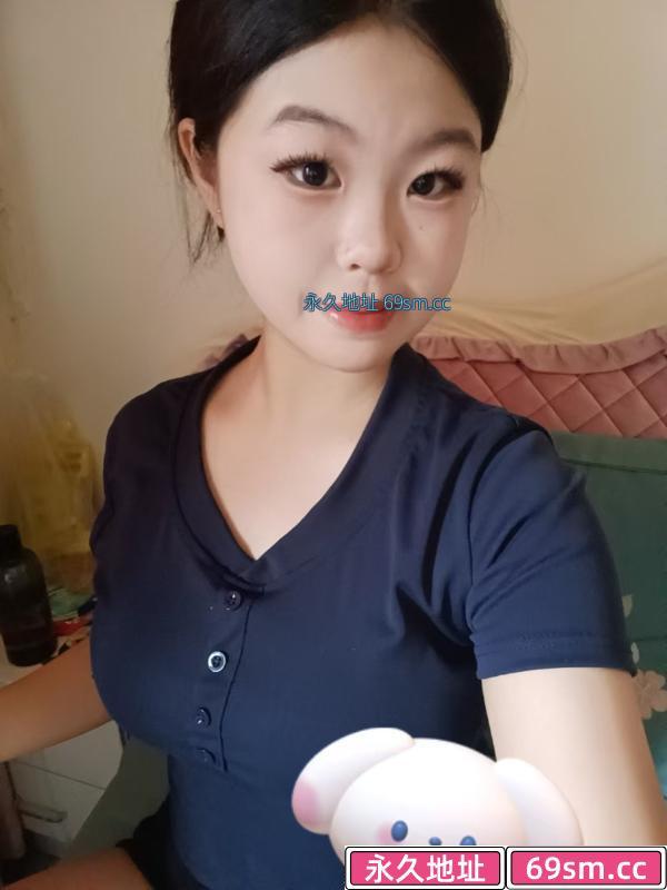 18岁微胖学生妹