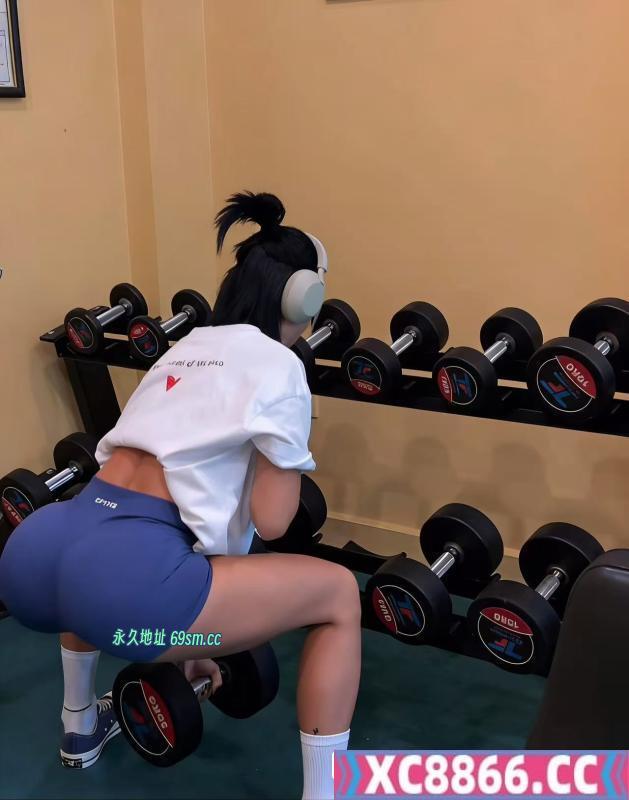 健身贝吉塔娃娃