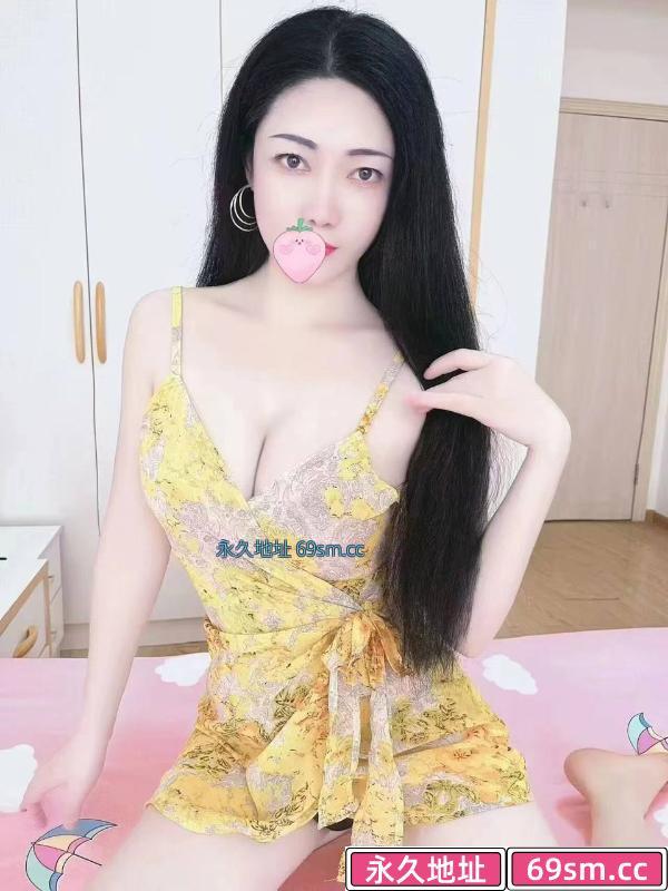 肤白大奶风骚诱惑