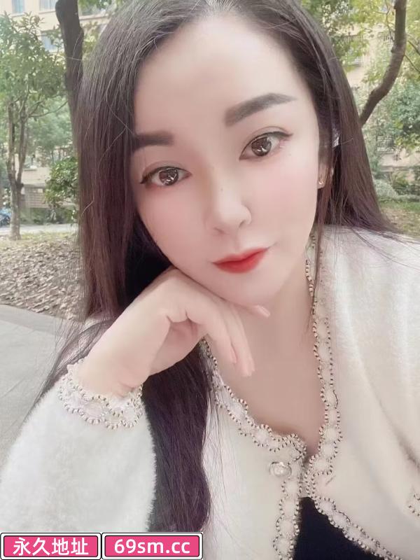 滨江苗条少妇