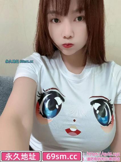 漂亮胸型妹子