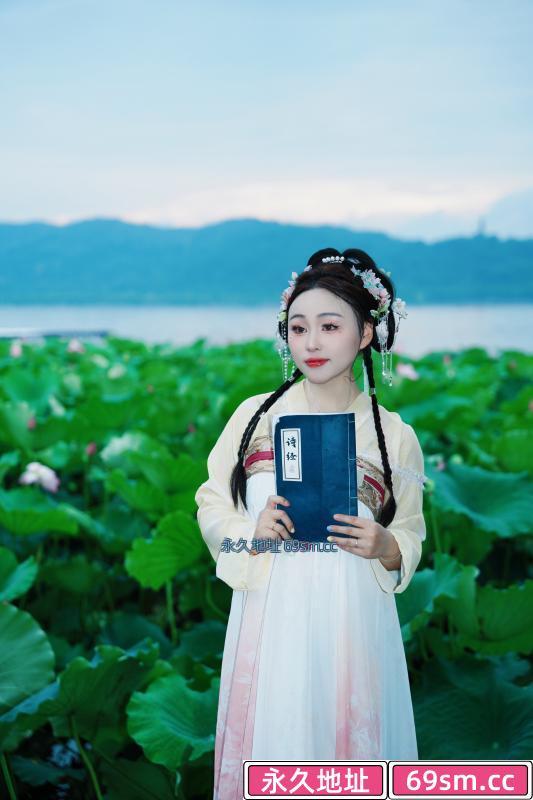 一字马川妹子