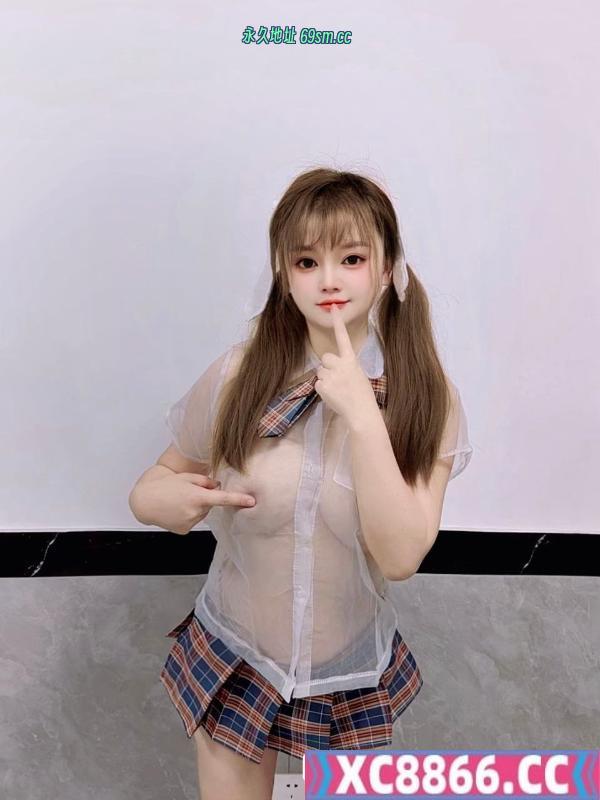 上城巨乳反差女抱抱