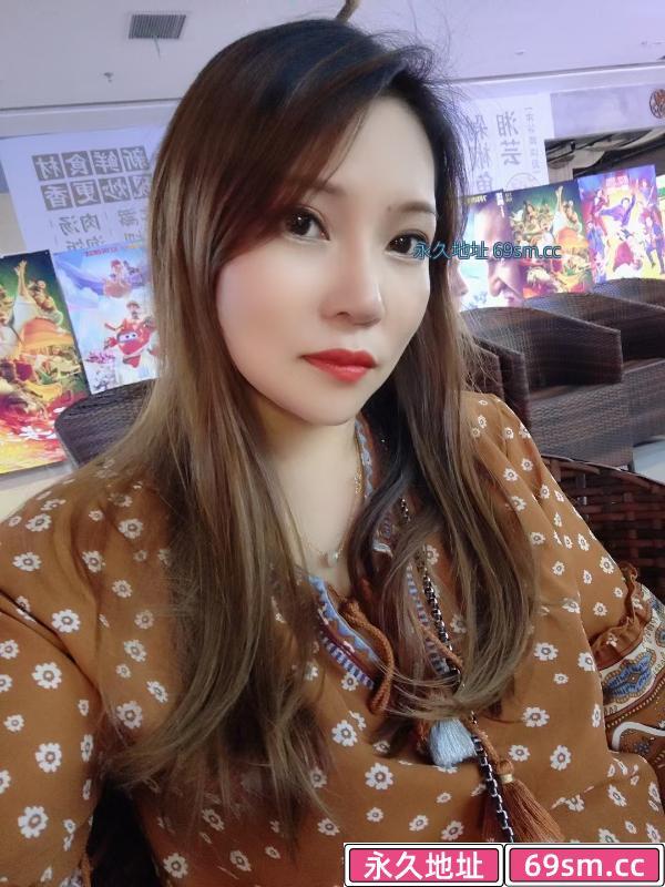 白嫩微熟小少妇