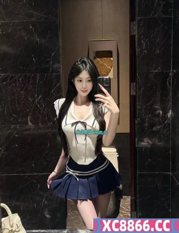 高颜值青春美少女