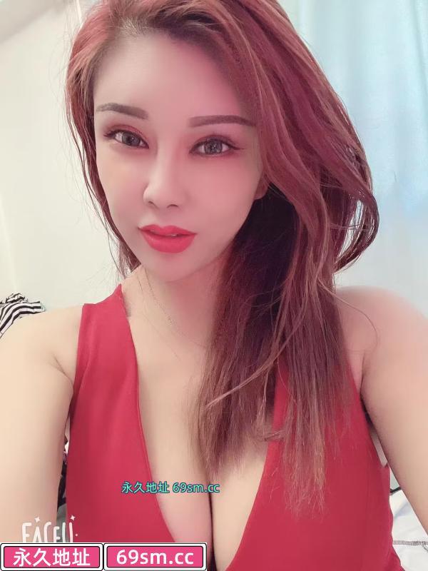 妩媚淫荡大奶少妇